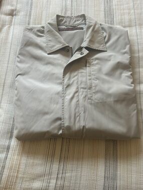 Perry Ellis Light Beige Trench Coat with Buckle Cuffs